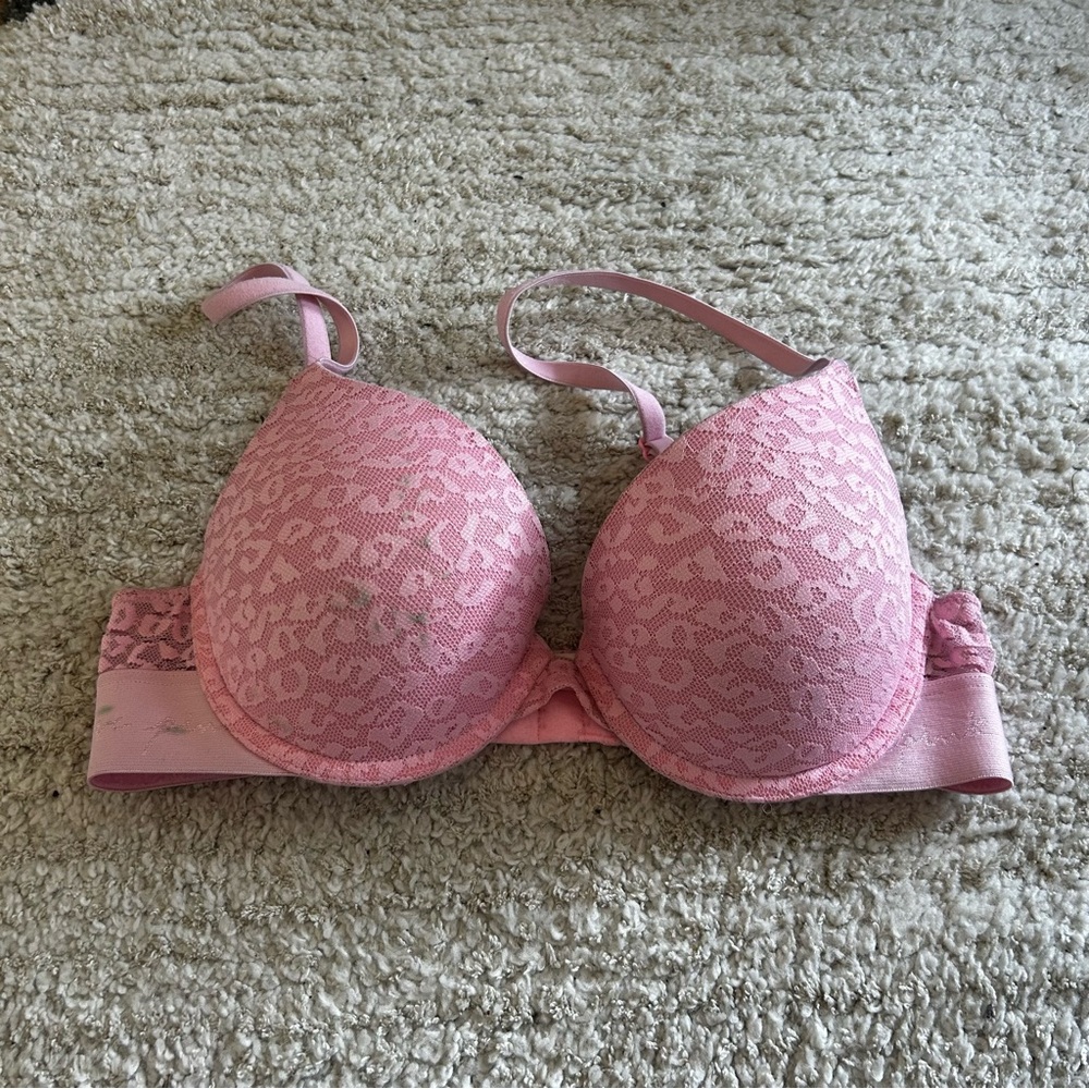 Victoria's Secret Pink Lace leopard print Bra with Underwire Support